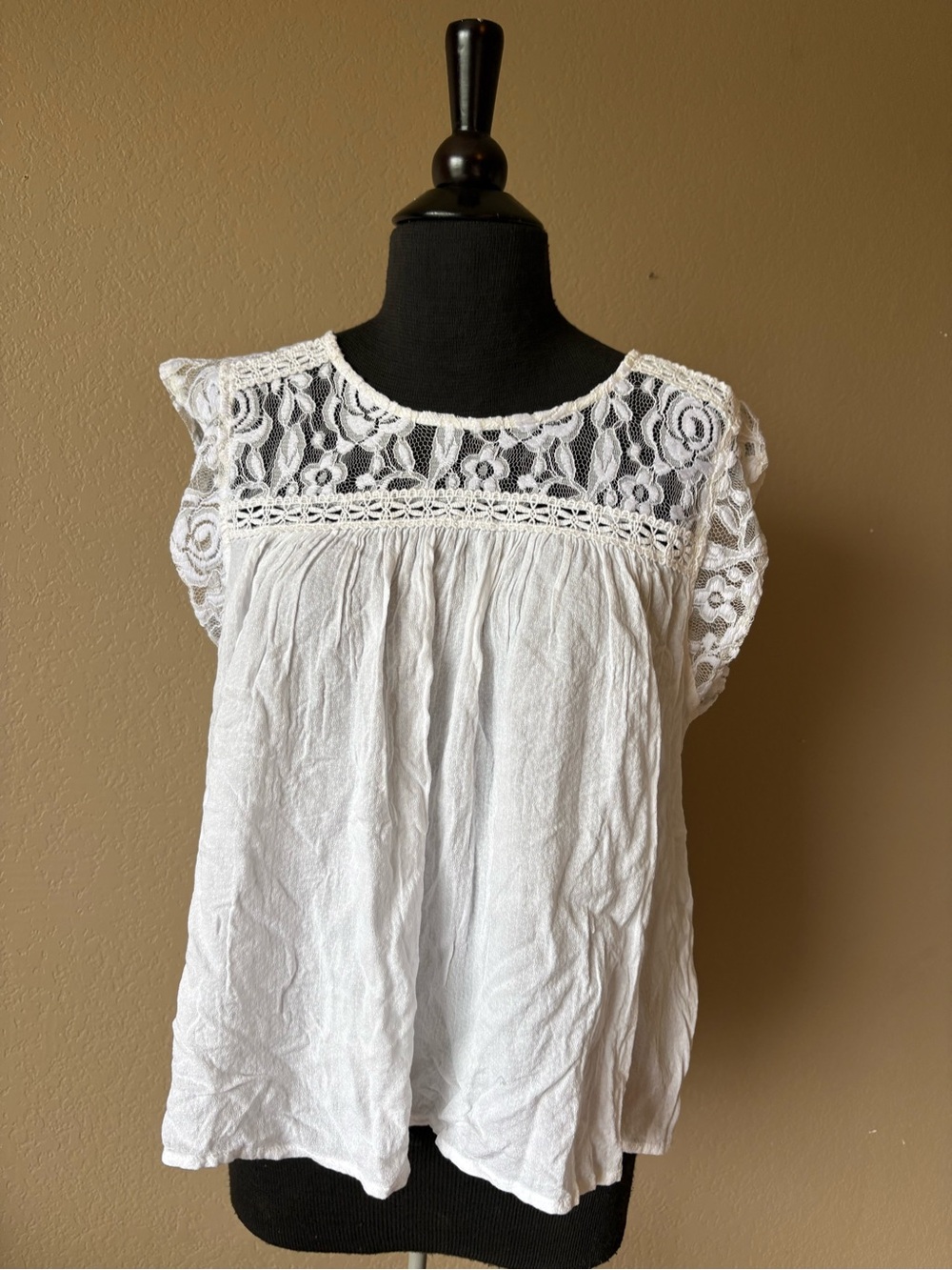 Ariat Women's White Lace Boho Top  Open Back Size Small